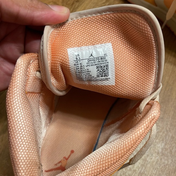 Nike Air Jordan 1 Mid Apricot Orange Womens Casual Trainers - Picture 5 of 5